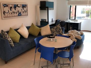 VENDO CASA ESQUINERA CON AMPLIOS ESPACIOS EN LA URBANIZACION EL CONDADO 496 METROS DE CONSTRUCCION