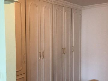 VENDO CASA ESQUINERA CON AMPLIOS ESPACIOS EN LA URBANIZACION EL CONDADO 496 METROS DE CONSTRUCCION