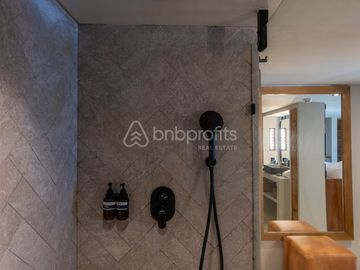 Modern One Bedroom Apartment in Berawa, Walking Distance to Berawa Beach