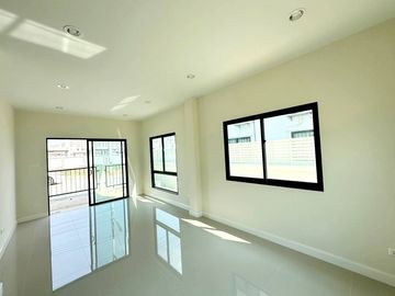 ขาย / ให้เช่าบ้าน 2 ชั้น ซีพีเอ็น นิน วงแหวน ลำลูกกาคลอง6  รหัส H8027