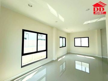 ขาย / ให้เช่าบ้าน 2 ชั้น ซีพีเอ็น นิน วงแหวน ลำลูกกาคลอง6  รหัส H8027
