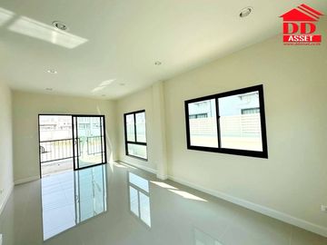 ขาย / ให้เช่าบ้าน 2 ชั้น ซีพีเอ็น นิน วงแหวน ลำลูกกาคลอง6  รหัส H8027
