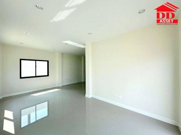 ขาย / ให้เช่าบ้าน 2 ชั้น ซีพีเอ็น นิน วงแหวน ลำลูกกาคลอง6  รหัส H8027