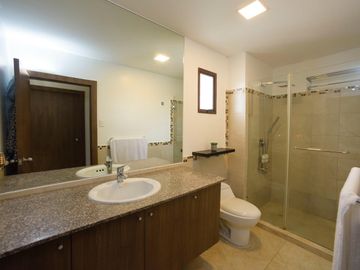 Departamento en Venta en La Urb. Villa del Bosques - Km19 Vía a La Costa.