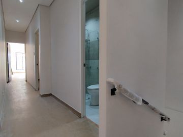 Townhouse in Visayas Avenue Quezon City PH2808