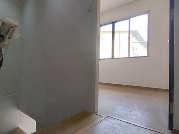 Townhouse in Visayas Avenue Quezon City PH2808