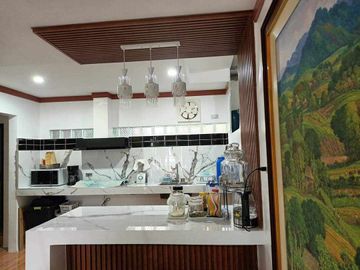 Magnificent & Spacious Fully Furnished Rest House @ Tagaytay City with Majestic view of Taal Lake