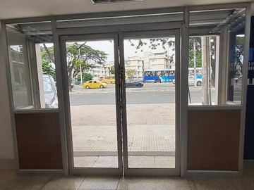 casa vendo  con ubicación comercial