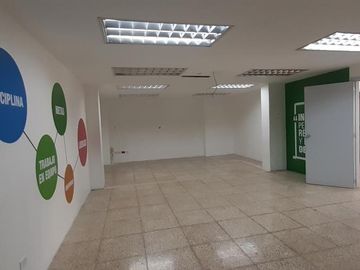 casa vendo  con ubicación comercial