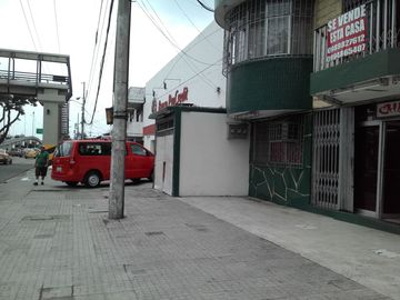 casa vendo  con ubicación comercial