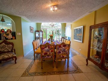 VENTA CASA EN NAYON