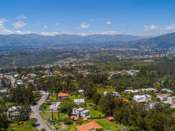 VENTA CASA EN NAYON