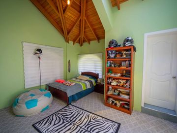 VENTA CASA EN NAYON