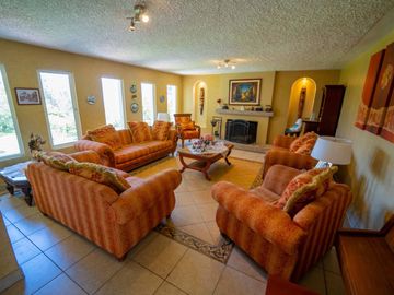 VENTA CASA EN NAYON
