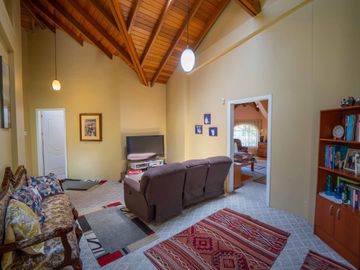 VENTA CASA EN NAYON