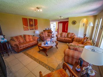VENTA CASA EN NAYON