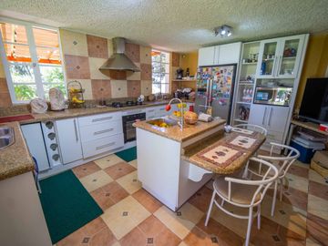VENTA CASA EN NAYON