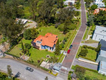 VENTA CASA EN NAYON