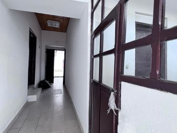 Casa rentera en venta en el centro de Loja