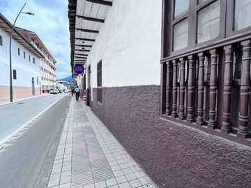 Casa rentera en venta en el centro de Loja