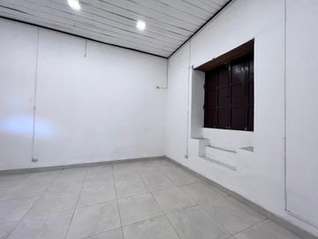 Casa rentera en venta en el centro de Loja