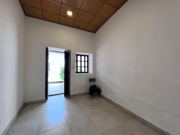 Casa rentera en venta en el centro de Loja