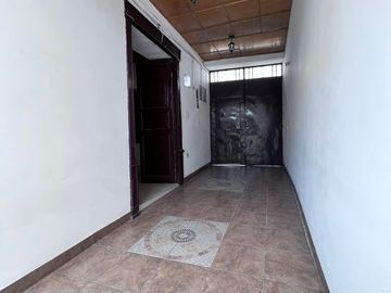 Casa rentera en venta en el centro de Loja