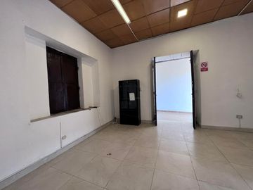 Casa rentera en venta en el centro de Loja
