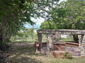 Propiedad en venta a borde de carretera, Miacatlán Morelos, Laguna El Rodeo.