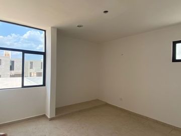 Casa en venta en conkal Mérida con alberca, mas de 5 parques con excelentes amenidades