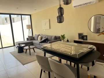 Casa en venta en conkal Mérida con alberca, mas de 5 parques con excelentes amenidades