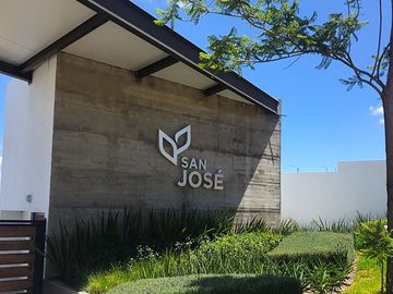 VENTA CASA EN EL CONDADO, CORREGIDORA, QUERÉTARO. PREVENTA.