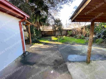 SE VENDE CASA 6D 3B, UBICADA AL FRENTE  DE  U.AUTONOMA, CENTRO  TALCA,