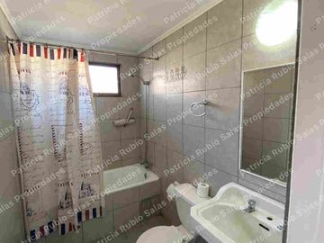 SE VENDE CASA 6D 3B, UBICADA AL FRENTE  DE  U.AUTONOMA, CENTRO  TALCA,