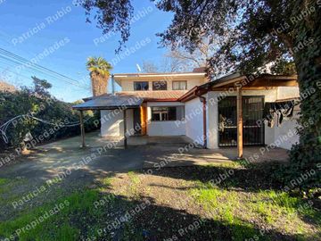 SE VENDE CASA 6D 3B, UBICADA AL FRENTE  DE  U.AUTONOMA, CENTRO  TALCA,