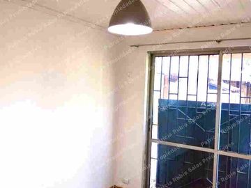 SE VENDE CASA 6D 3B, UBICADA AL FRENTE  DE  U.AUTONOMA, CENTRO  TALCA,
