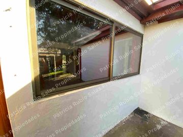 SE VENDE CASA 6D 3B, UBICADA AL FRENTE  DE  U.AUTONOMA, CENTRO  TALCA,