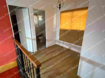 SE VENDE CASA 6D 3B, UBICADA AL FRENTE  DE  U.AUTONOMA, CENTRO  TALCA,