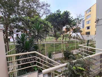 Depa Duplex en Alquiler en Sergio Bernales limite con Miraflores