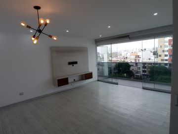 HERMOSO TRIPLEX DE 190 MTS2 DE 3 DORMITORIOS CON VISTA A PARQUE