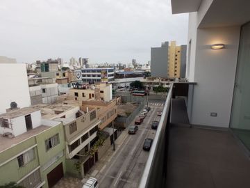 HERMOSO TRIPLEX DE 190 MTS2 DE 3 DORMITORIOS CON VISTA A PARQUE