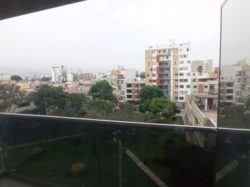 HERMOSO TRIPLEX DE 190 MTS2 DE 3 DORMITORIOS CON VISTA A PARQUE
