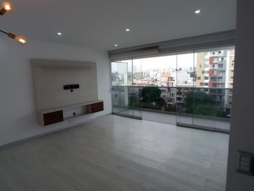 HERMOSO TRIPLEX DE 190 MTS2 DE 3 DORMITORIOS CON VISTA A PARQUE