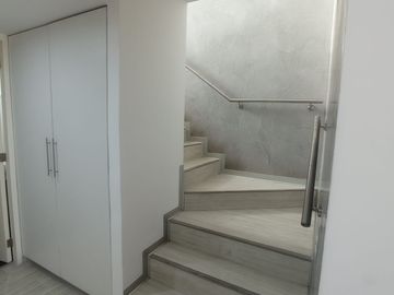 HERMOSO TRIPLEX DE 190 MTS2 DE 3 DORMITORIOS CON VISTA A PARQUE