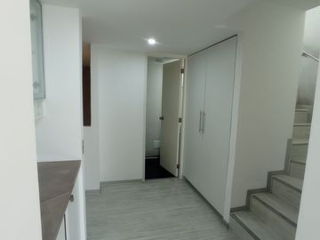 HERMOSO TRIPLEX DE 190 MTS2 DE 3 DORMITORIOS CON VISTA A PARQUE