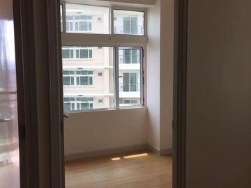 RENT TO OWN Condominium in Manila in paco padre faura UN lrt TAFT Malate binondo ermita quiapo intramuros pedro gil leon ginto in PENINSULA GARDEN MID