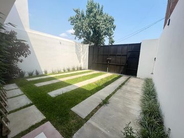 CASA NUEVA, EN VENTA, A 15 MINUTOS DE OAXTEPEC Y DE CUAUTLA, MORELOS