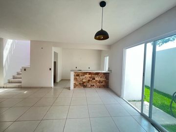 CASA NUEVA, EN VENTA, A 15 MINUTOS DE OAXTEPEC Y DE CUAUTLA, MORELOS