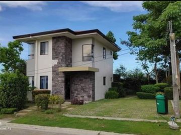 PARKLANE SETTINGS VERMOSA 3 bedroom house and lot by Ayala Land in Imus Cavite