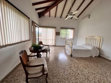 OPORTUNIDAD VENDO HERMOSA Y ESPACIOSA CASA CIUDAD JARDIN
